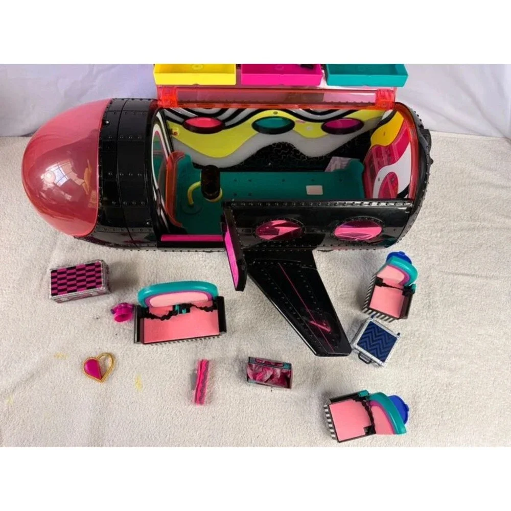 L.O.L. Surprise! OMG Remix 4-in-1 Plane Playset.